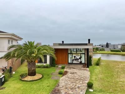 Casa em Condomínio 4 dormitórios em Capão da Canoa | Ref.: 1734