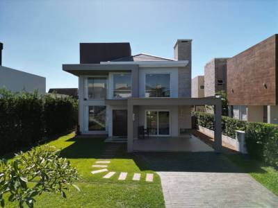Casa em Condomínio 5 dormitórios em Xangri-lá | Ref.: 1816