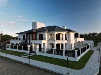Casa 4 dormitórios em Capão da Canoa | Ref.: 1935