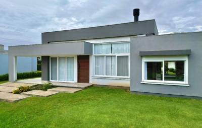 Casa em Condomínio 4 dormitórios em Xangri-lá | Ref.: 2421