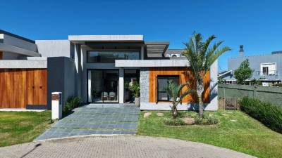 Casa em Condomínio 4 dormitórios em Xangri-lá | Ref.: 2595