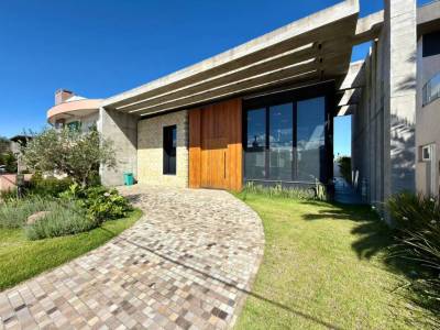 Casa em Condomínio 4 dormitórios em Capão da Canoa | Ref.: 2945