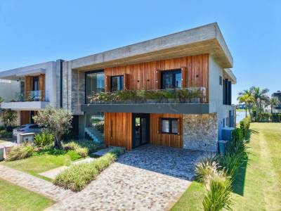 Casa em Condomínio 4 dormitórios em Capão da Canoa | Ref.: 2960