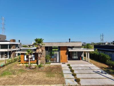 Casa em Condomínio 4 dormitórios em Xangri-lá | Ref.: 3022